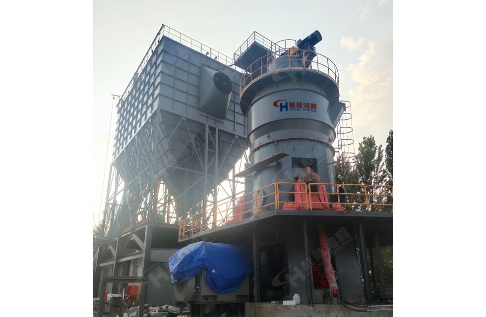 水泥廠立磨:鴻程hlm2800大型生料立磨安裝現(xiàn)場