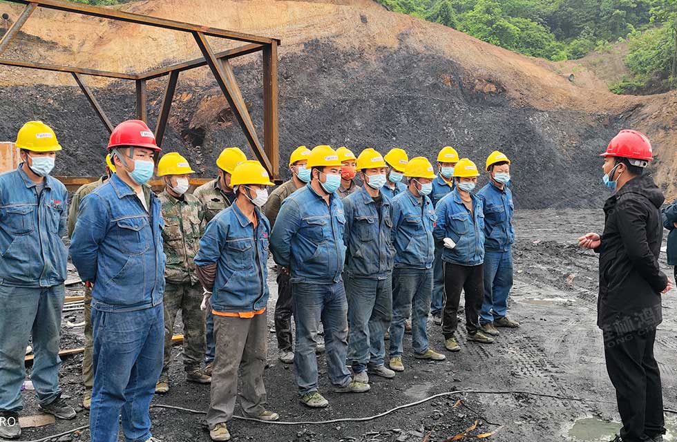 共抗疫情 服務(wù)不停|致敬桂林鴻程最美“先鋒者” 共抗疫情 服務(wù)不停|致敬桂林鴻程最美“先鋒者”